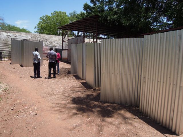 25 nya latriner i väntan på att monteras upp ute i byarna! Tack Arlövs Biståndcenter och Hyllieparkskyrkan!