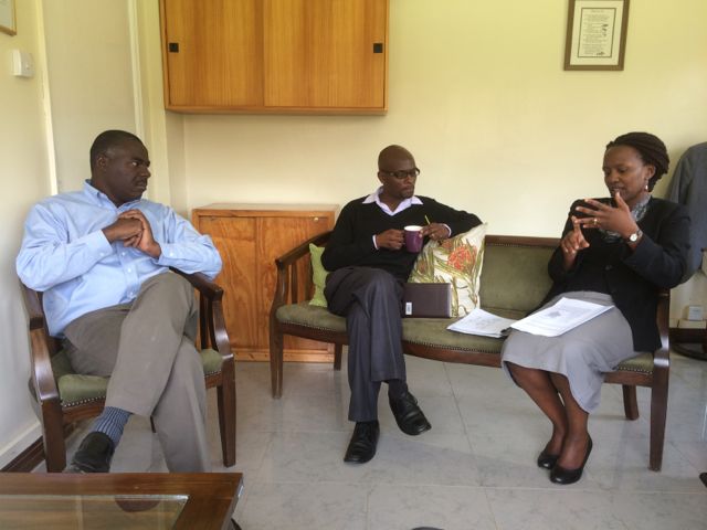 Jean-Paul, Director, med Kitawi och Julia i WR:s ledningsteam